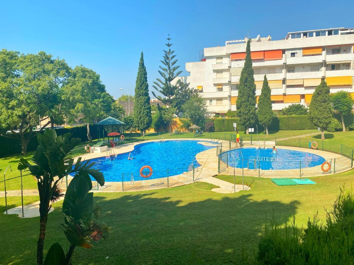 797 Holiday Rentals - Piso Para 4 Con Amplia Terraza Al Jardin Y Al Mar ベナルマデナ エクステリア 写真